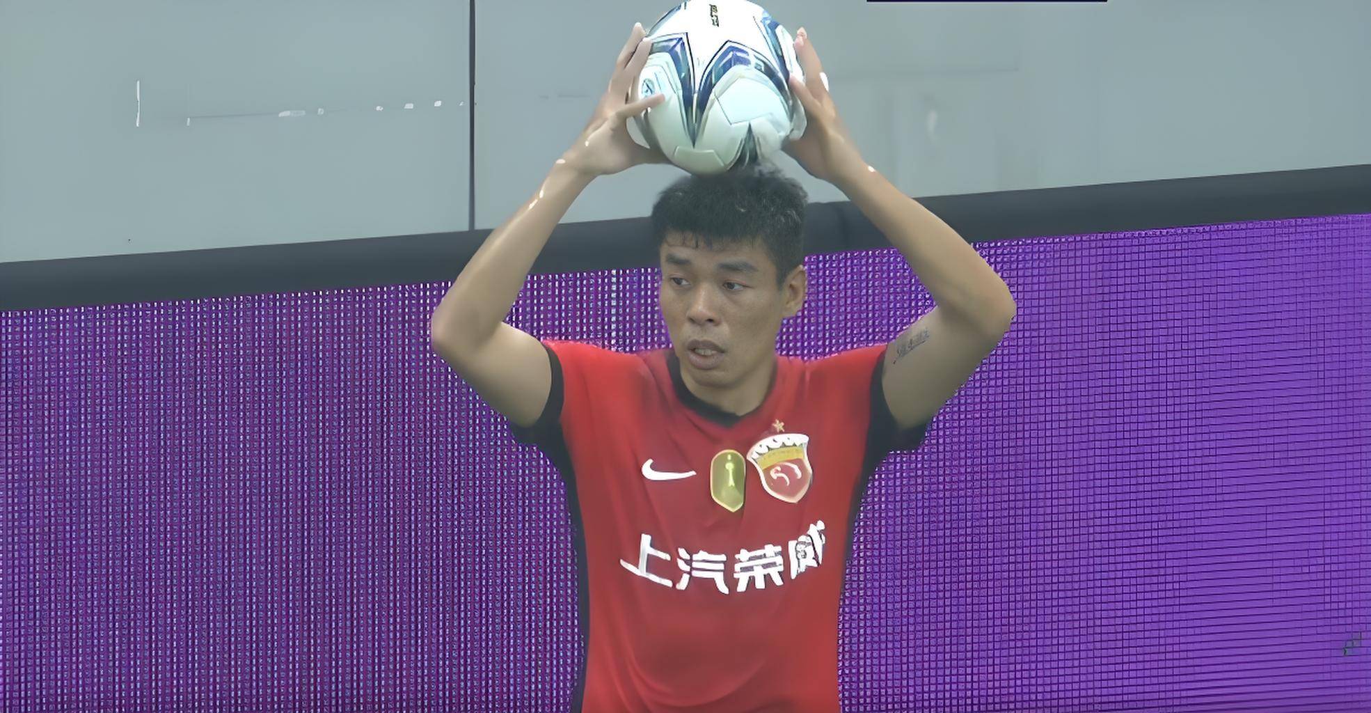 关于3-2！足协杯上海海港卫冕失败，没有中锋上海申花学阿森纳的信息